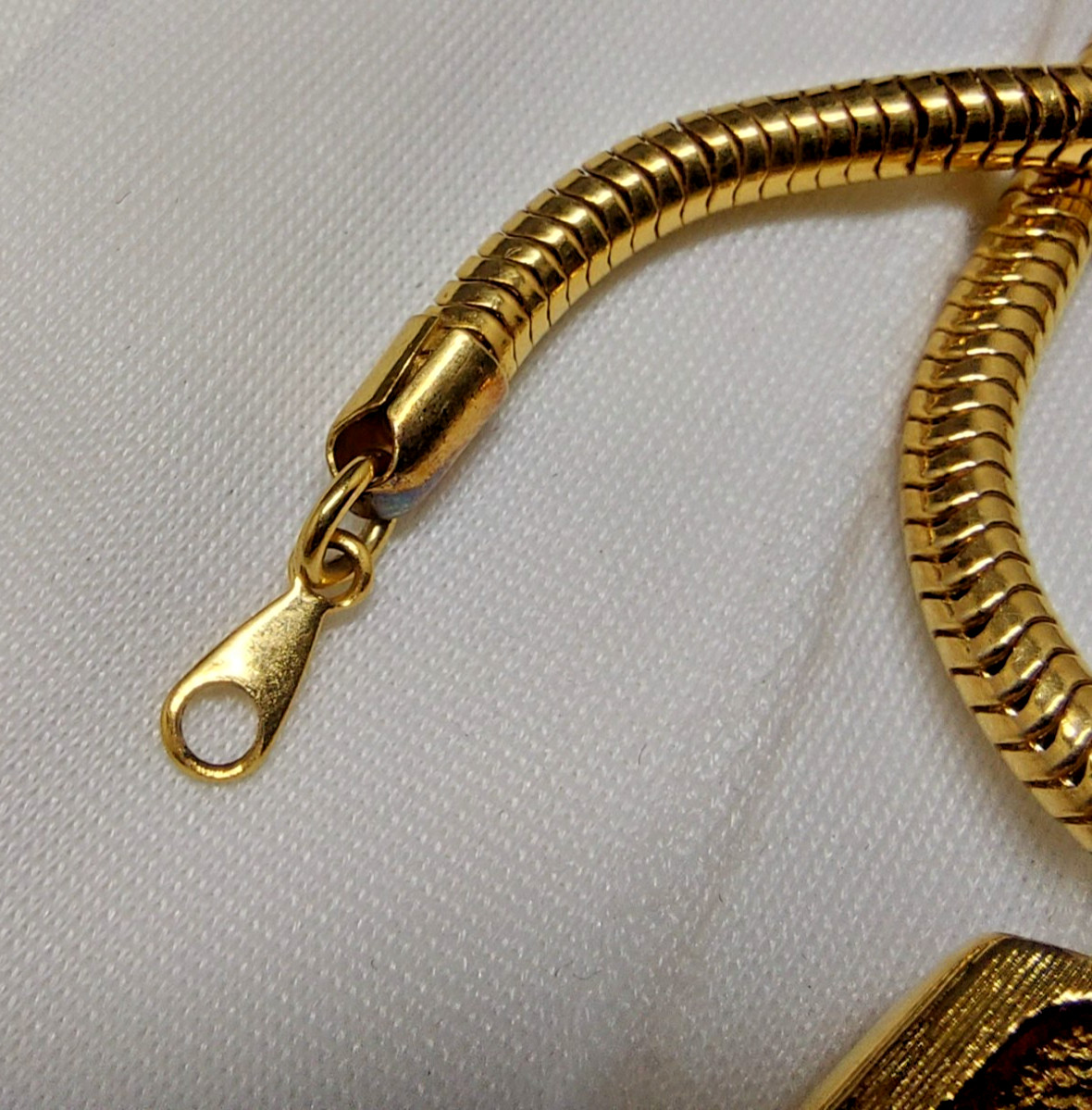 Crown Trifari Ivory Cream Lucite Gold Tone Pendant Necklace Vintage Signed