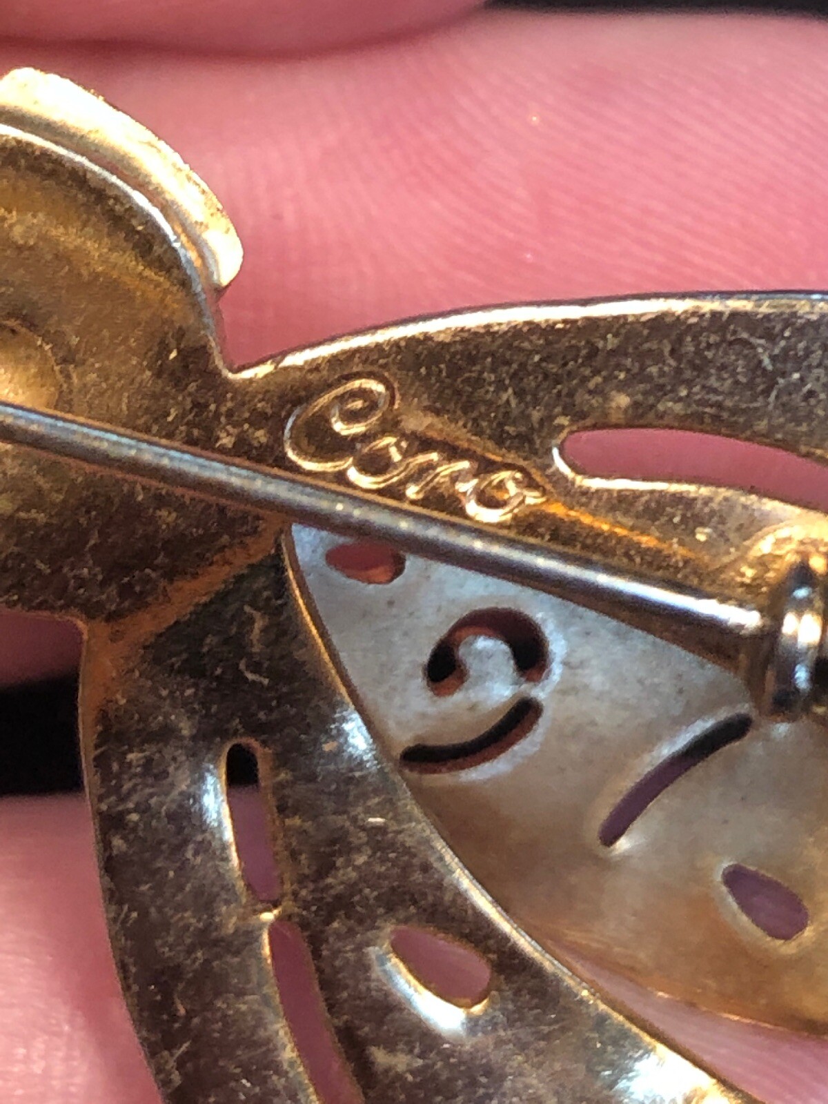 Vintage Signed CORO pin brooch Gold Tone Open Work Bow 2 3/8 X 1 1/4 Inches