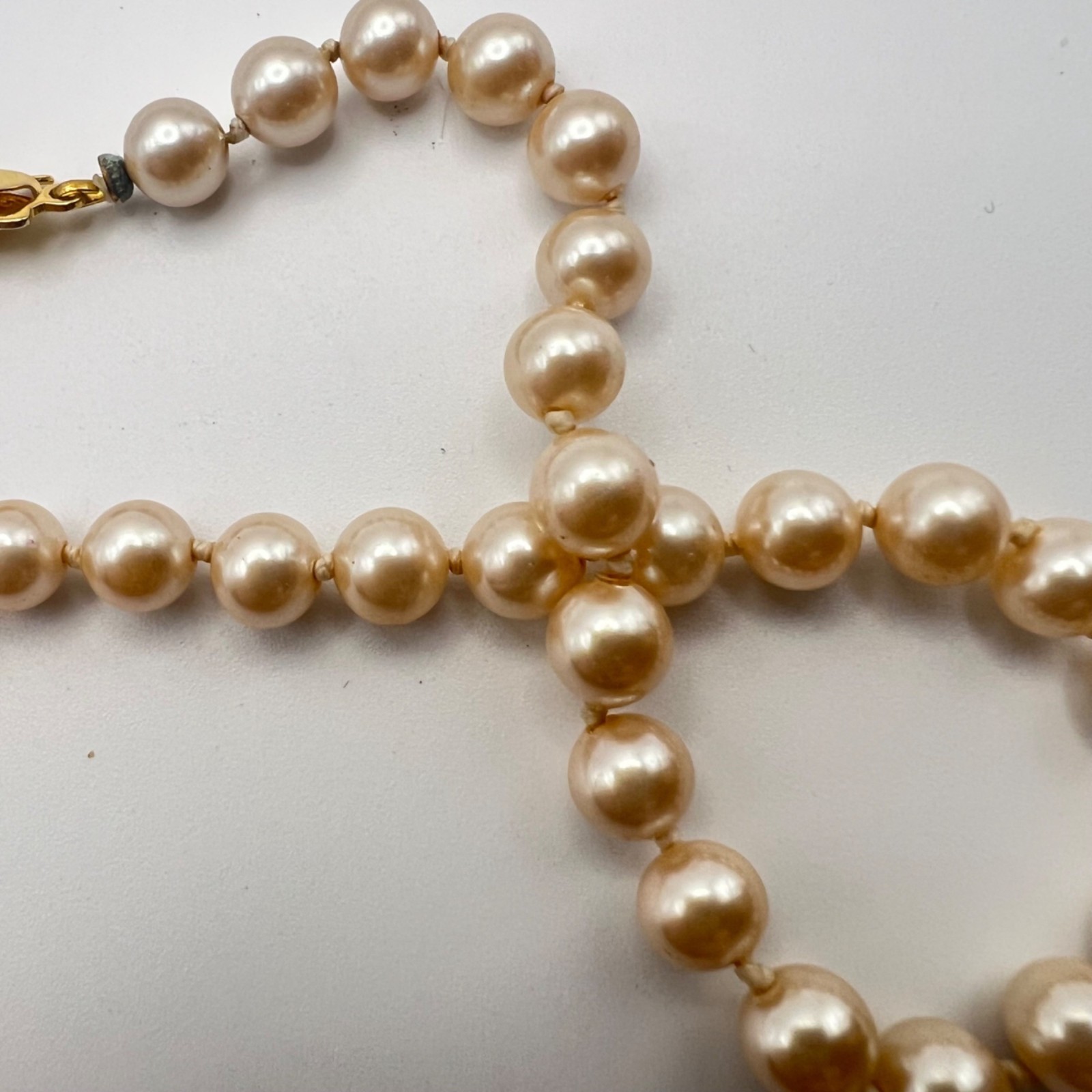Vintage 17″ Hand Knotted Glass Pearl Necklace Gold-Tone Filigree Clasp 6mm Bride