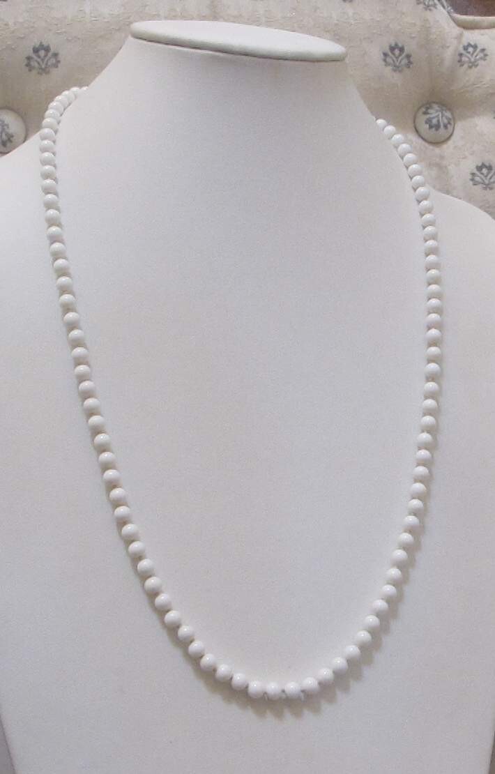 Vtg MONET Knotted Small White Glass Beads 28” Necklace Gold Tone Sister Clasp