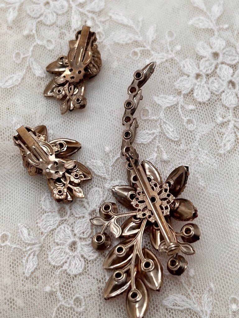 Vintage Pink & Red Rhinestone Brooch and Clip On Earring Set GORGEOUS