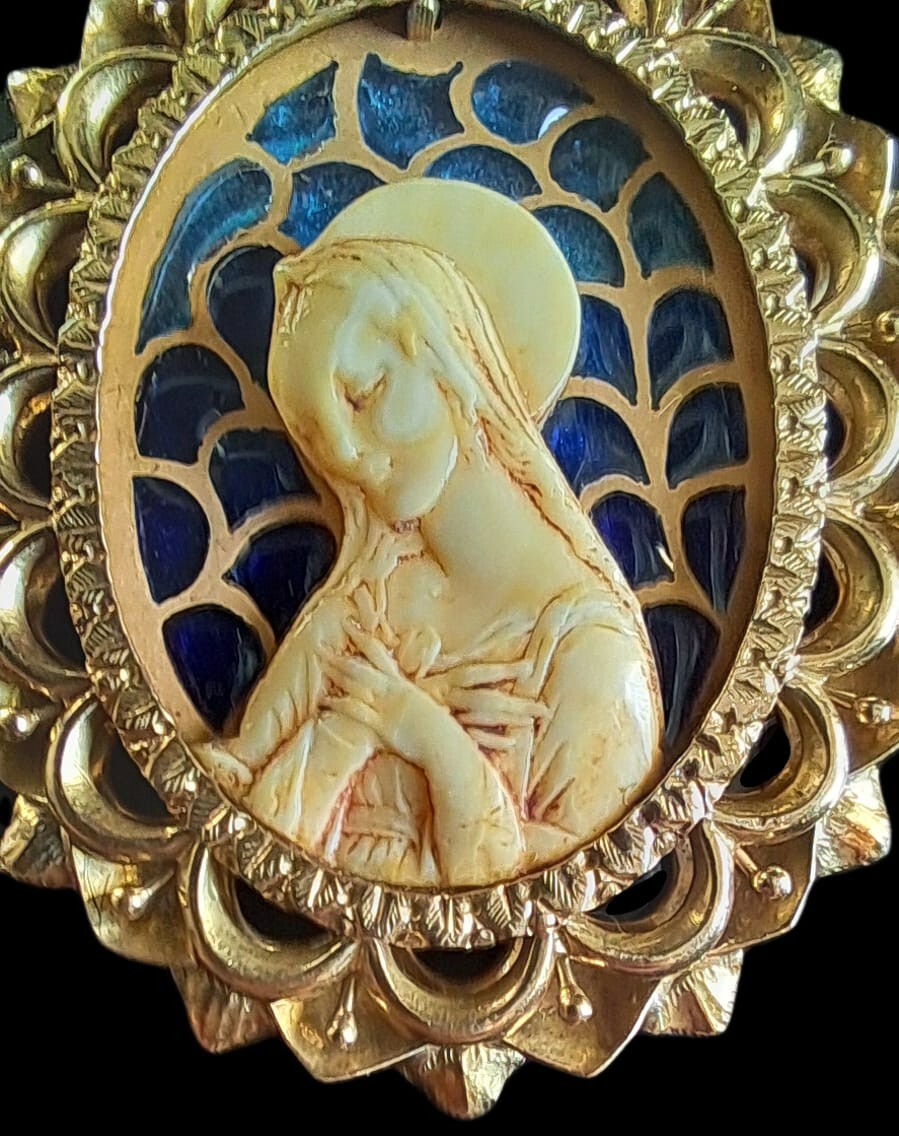 Fine Antique Art Nouveau 18K Gold Plique a Jour Virgin Mary Pendant Ca 1900
