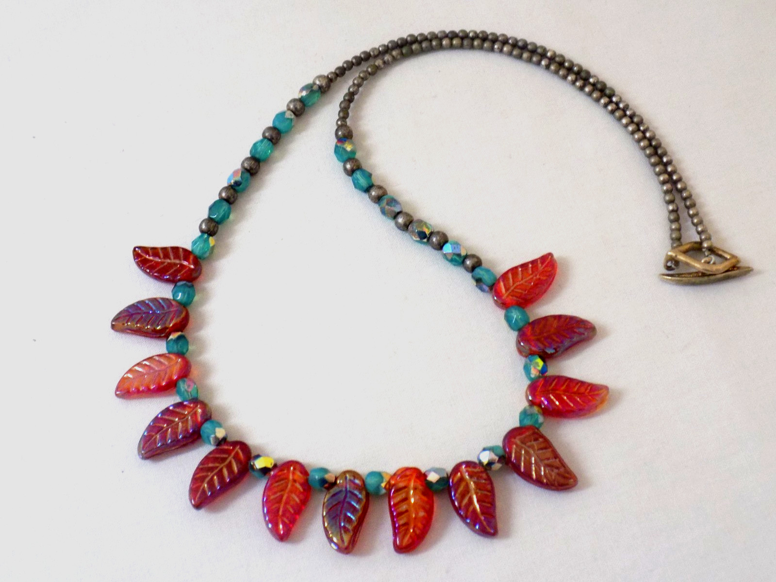 Vintage 1960s-70s AB Red/Turquoise Blue Glass & Silver Tone Metal Bead Necklace