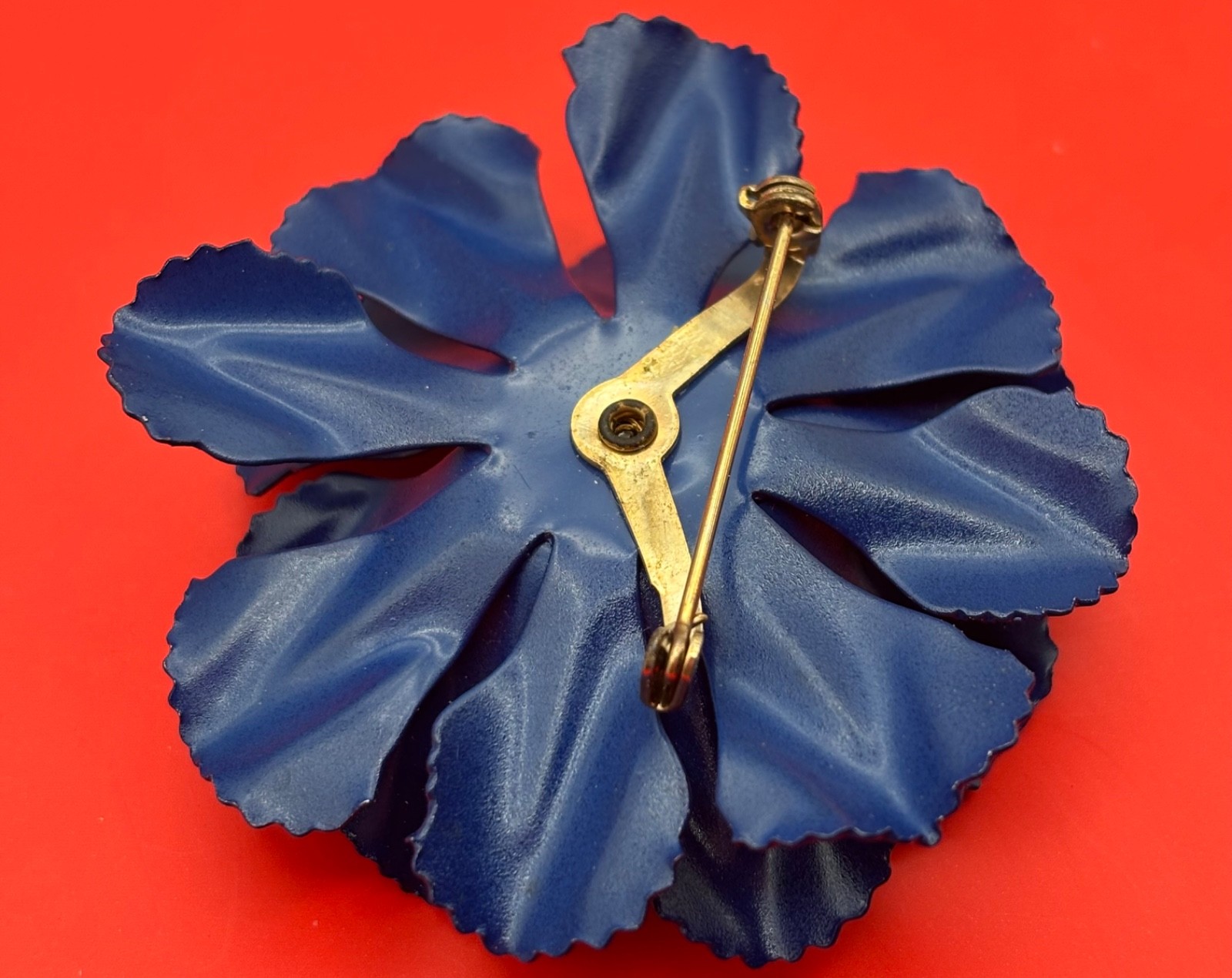 LOT OF 4 vintage Flower Brooches~RETRO Flower PINS~For Crafts~Mixed Media ART