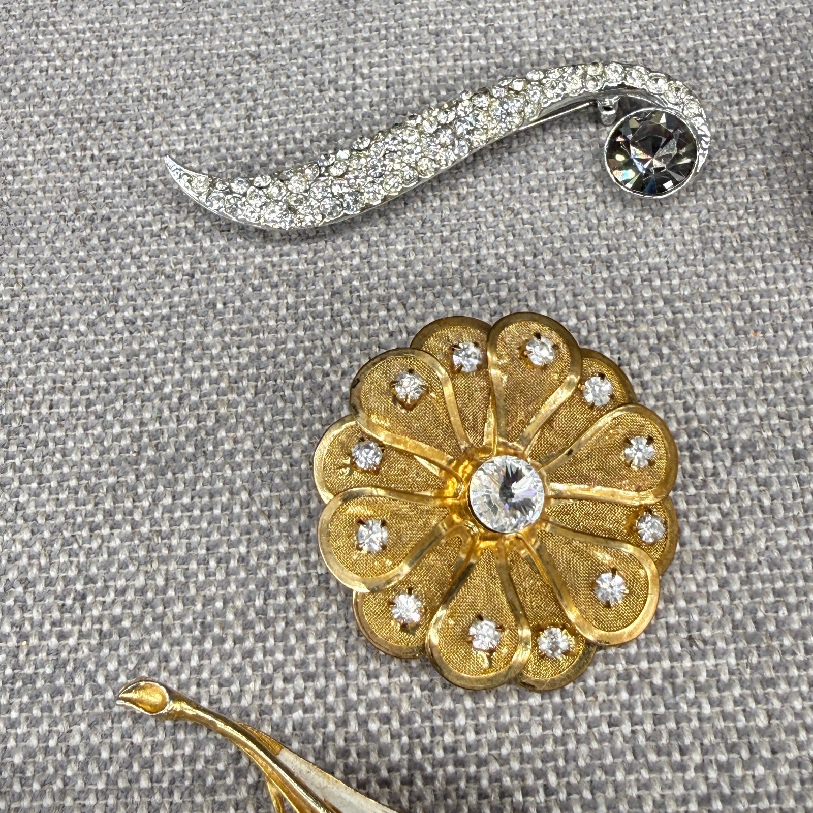 Vintage Brooch Lot 6 Brooches Flowers Leaves Rhinestones Enamel