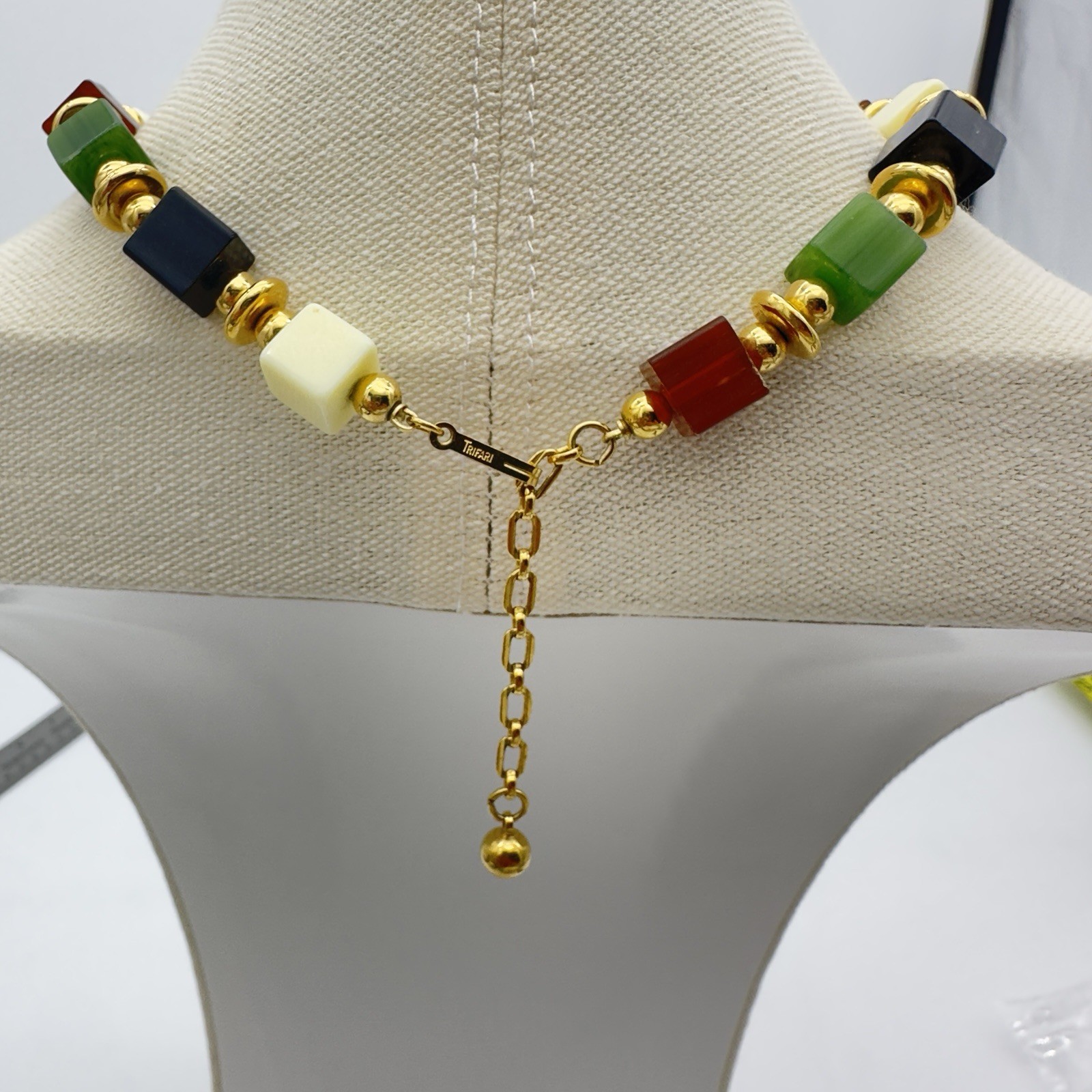 Vintage TRIFARI Necklace Mogul Jewel Tone Lucite Cube Bead Colar 18 Inch