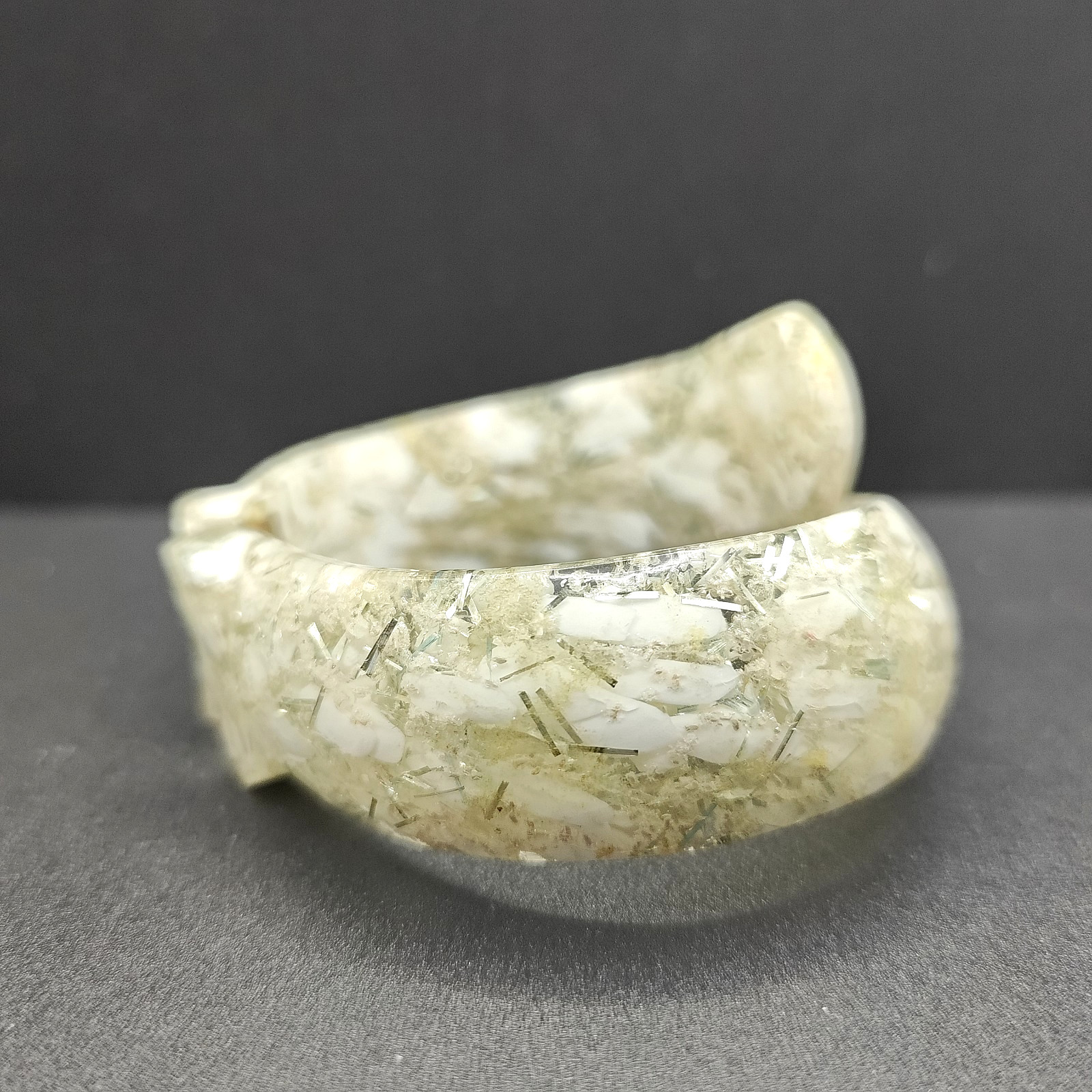 Vintage MCM 1950s Bypass Hinged Clamper Lucite Bracelet White Sparkly Confetti