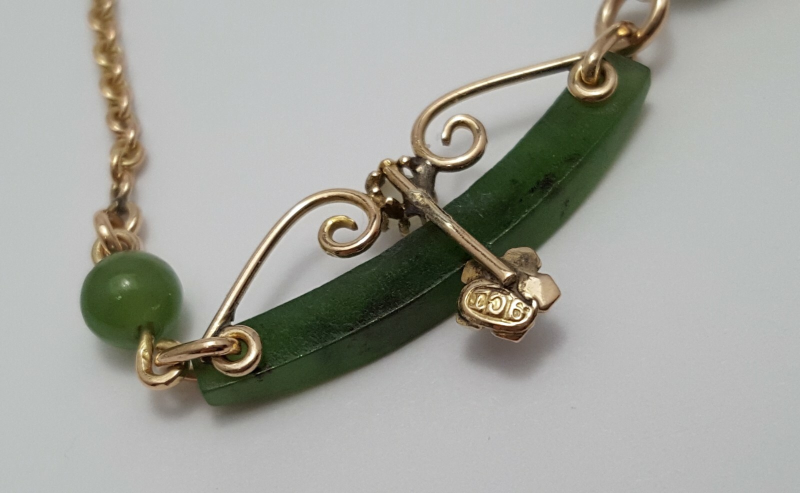 Vintage 9K Karat Solid Yellow Gold English Jade & Pearl Link Chain Necklace