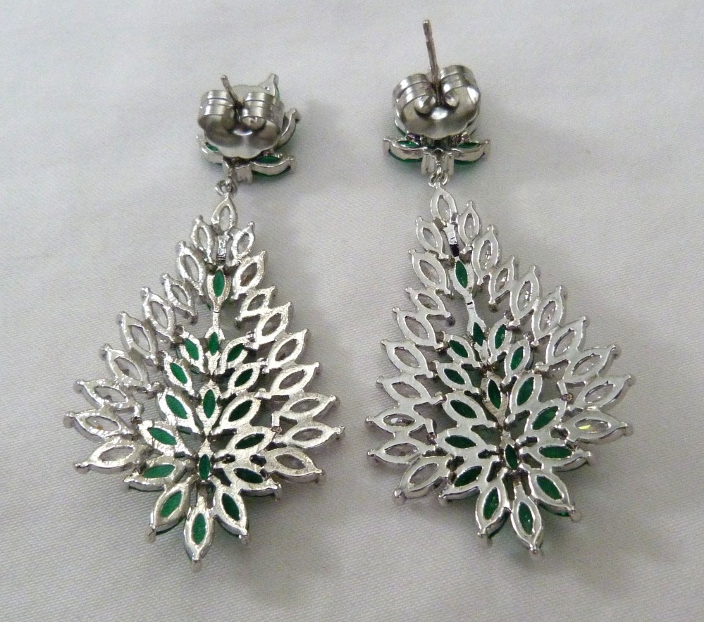 2 3/8″ LONG SPARKLING FACETED REAL LOOK GREEN & CRYSTAL DANGLE DROP EARRINGS