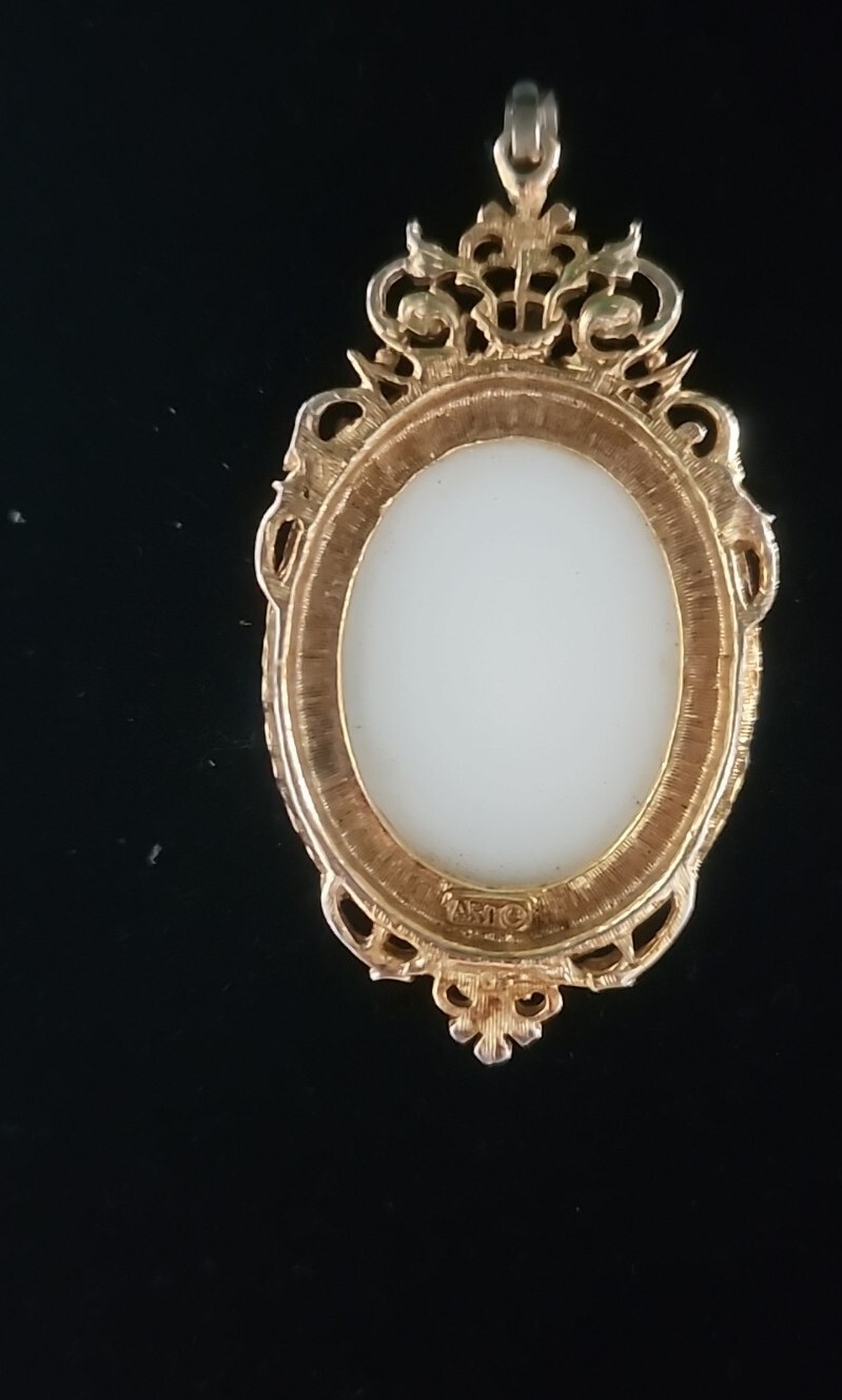 Victorian Revival Cameo Transfer Portrait Pendant Vintage ART Arthur Pepper