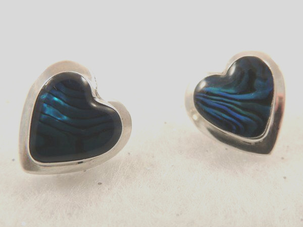 P PANTEAH VINTAGE HEART PAUA SHELL 0.925 STERLING SILVER 3/4″ POST EARRINGS
