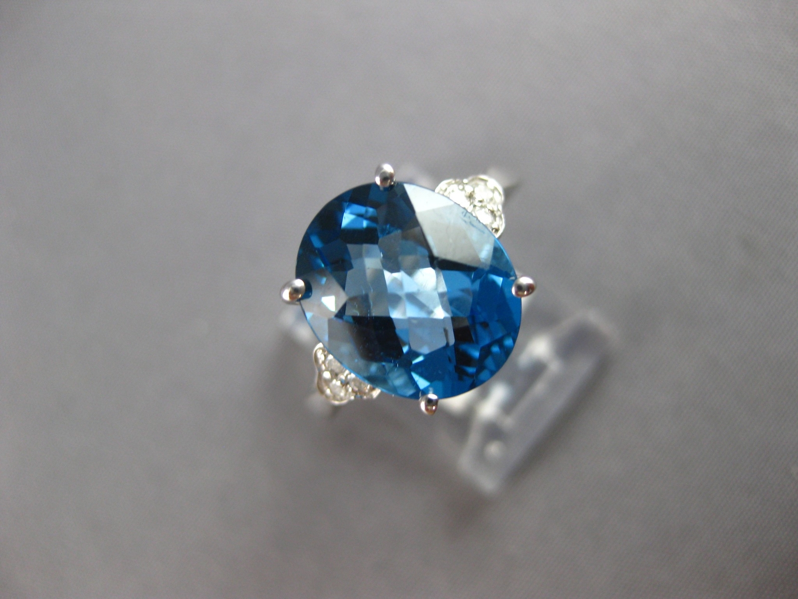 5.24CT DIAMOND & AAA BLUE TOPAZ 14KT WHITE GOLD 3D OVAL & ROUND ENGAGEMENT RING