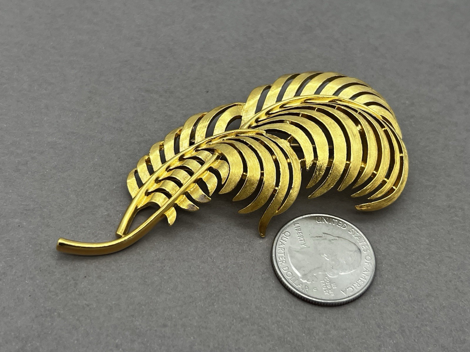 Vintage Trifari Gold Tone Leaf Brooch Openwork Fern Leaf Pin Nature Jewelry