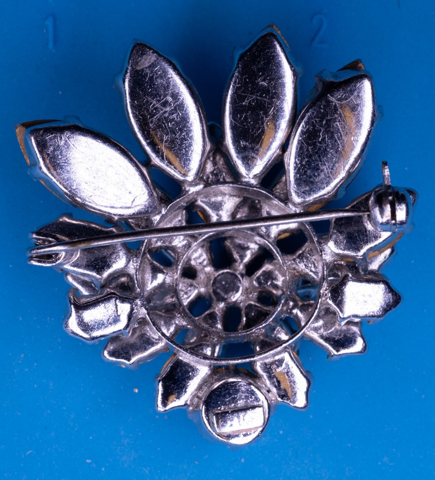 Vintage Floral Cluster Brooch Silver Tone 1.5″ Clear Rhinestone Pin Sparkle
