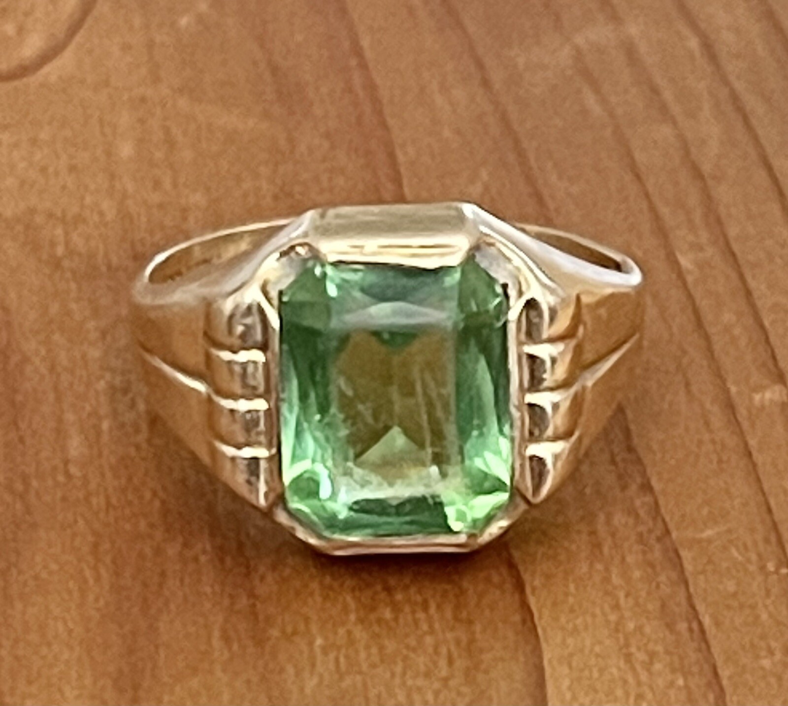 BDA 10k Yellow Gold Budlong Docherty & Armstrong Green Glass Signet Ring Sz 5.5