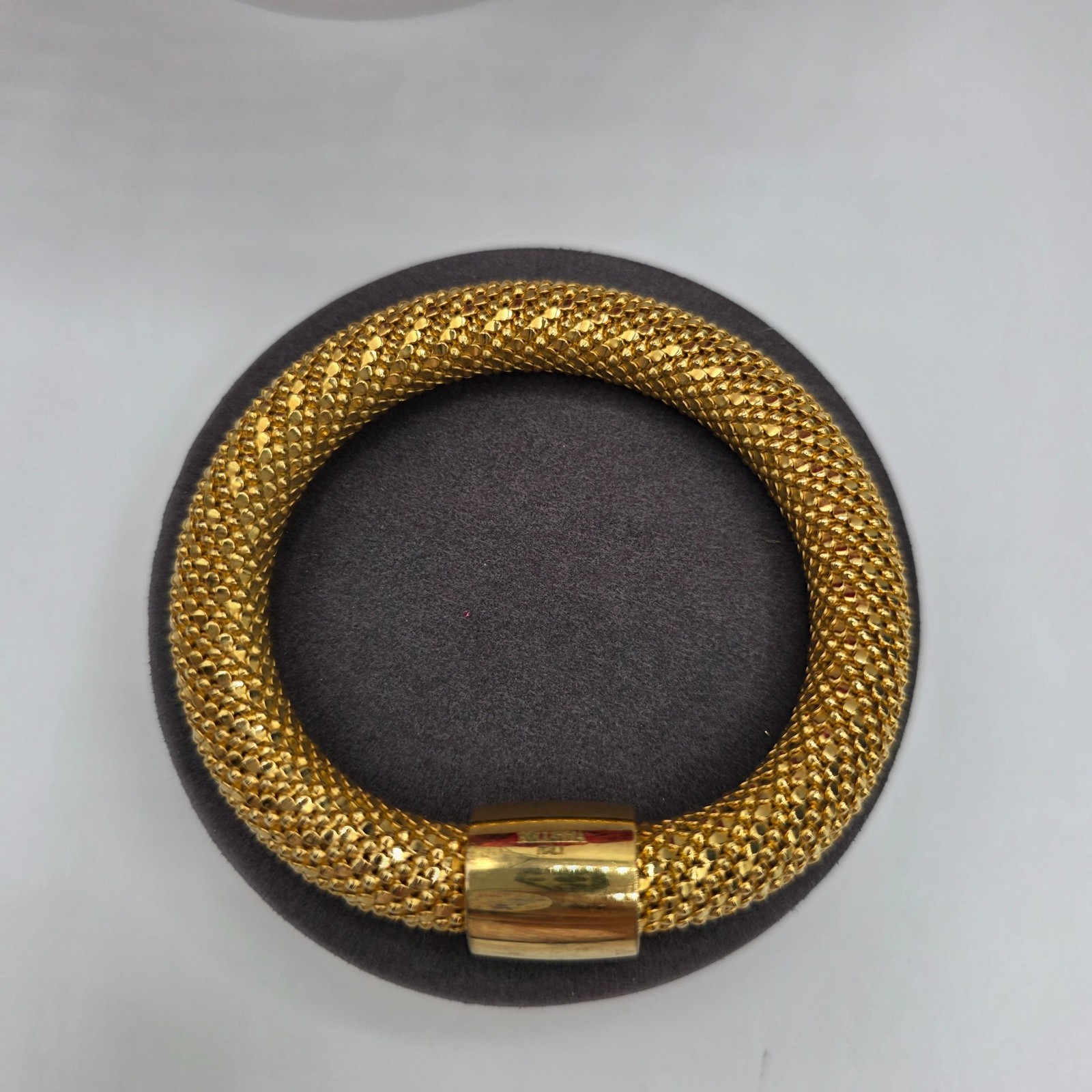 BELLEZZA Italy Gold Tone Mesh Stretchy Bracelet Flexible Size Glamorous