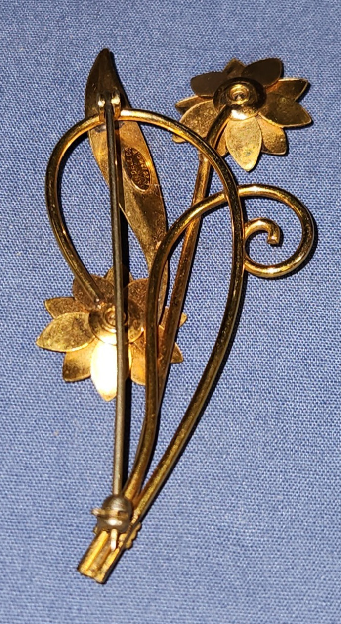 Vintage Redish Brown stone, Van Dell Graceful Floral 1-20 12K GF pin brooch