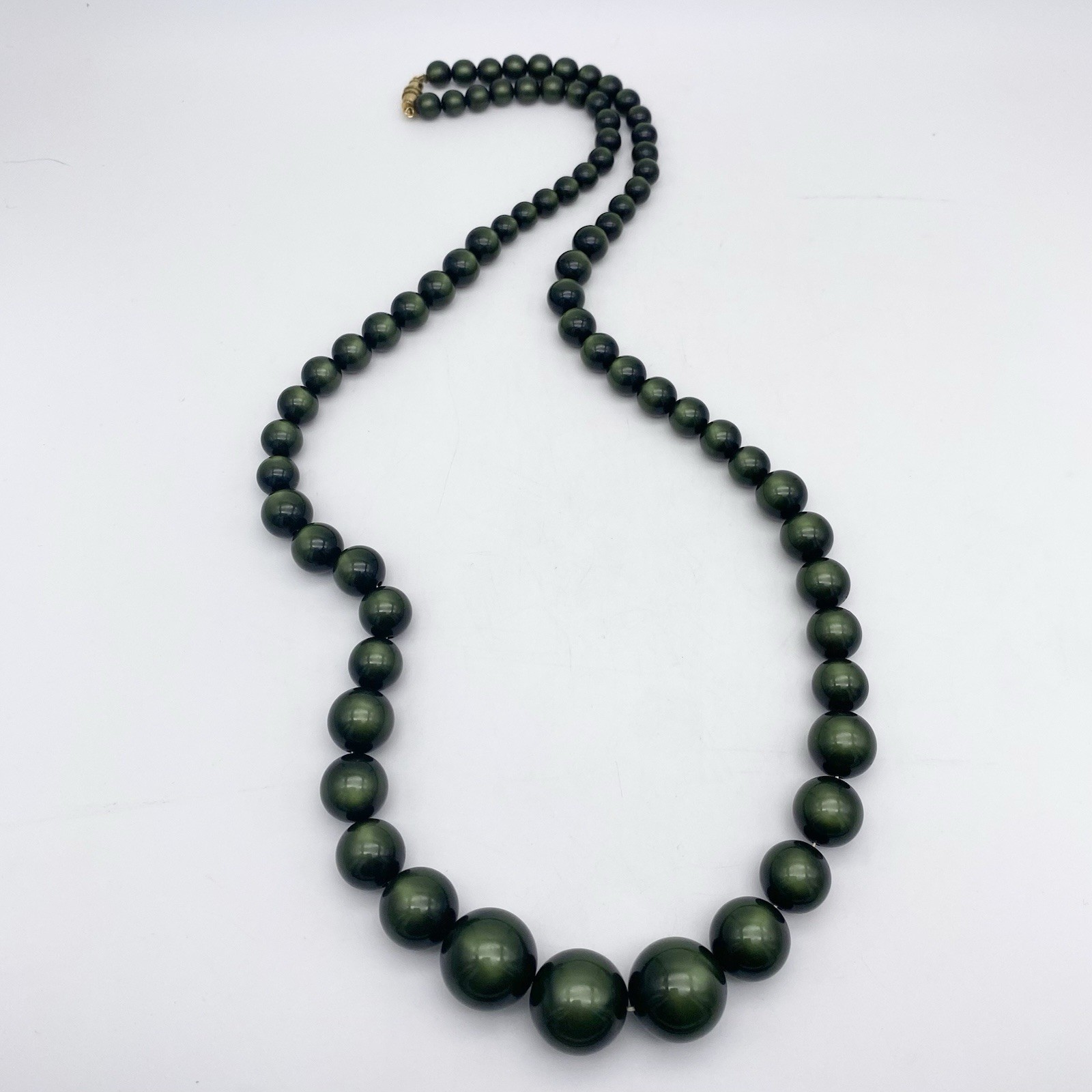 Vintage Necklace Graduated Cats Eye Lucite Beads Dark Green 30”
