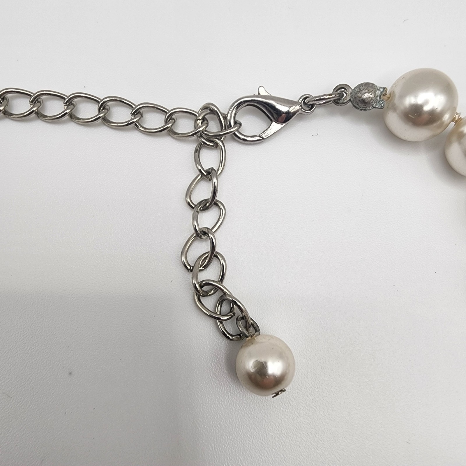 Vintage Faux Imitation White Pearls Beaded Silver Tone Necklace 20.5″