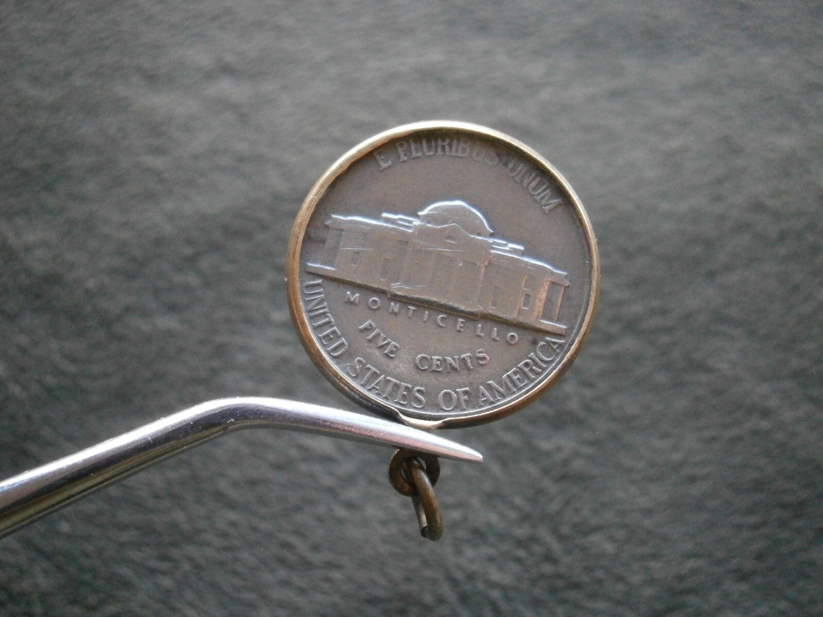 Jefferson 1948 5 Cents Nickel Coin USA in Vtg Goldtone Mount Charm Pendant 5.6g