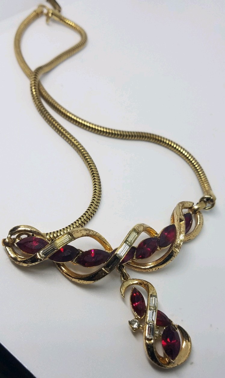 Vintage 1930s To 1950s Trifari RED Rhinestones Necklace