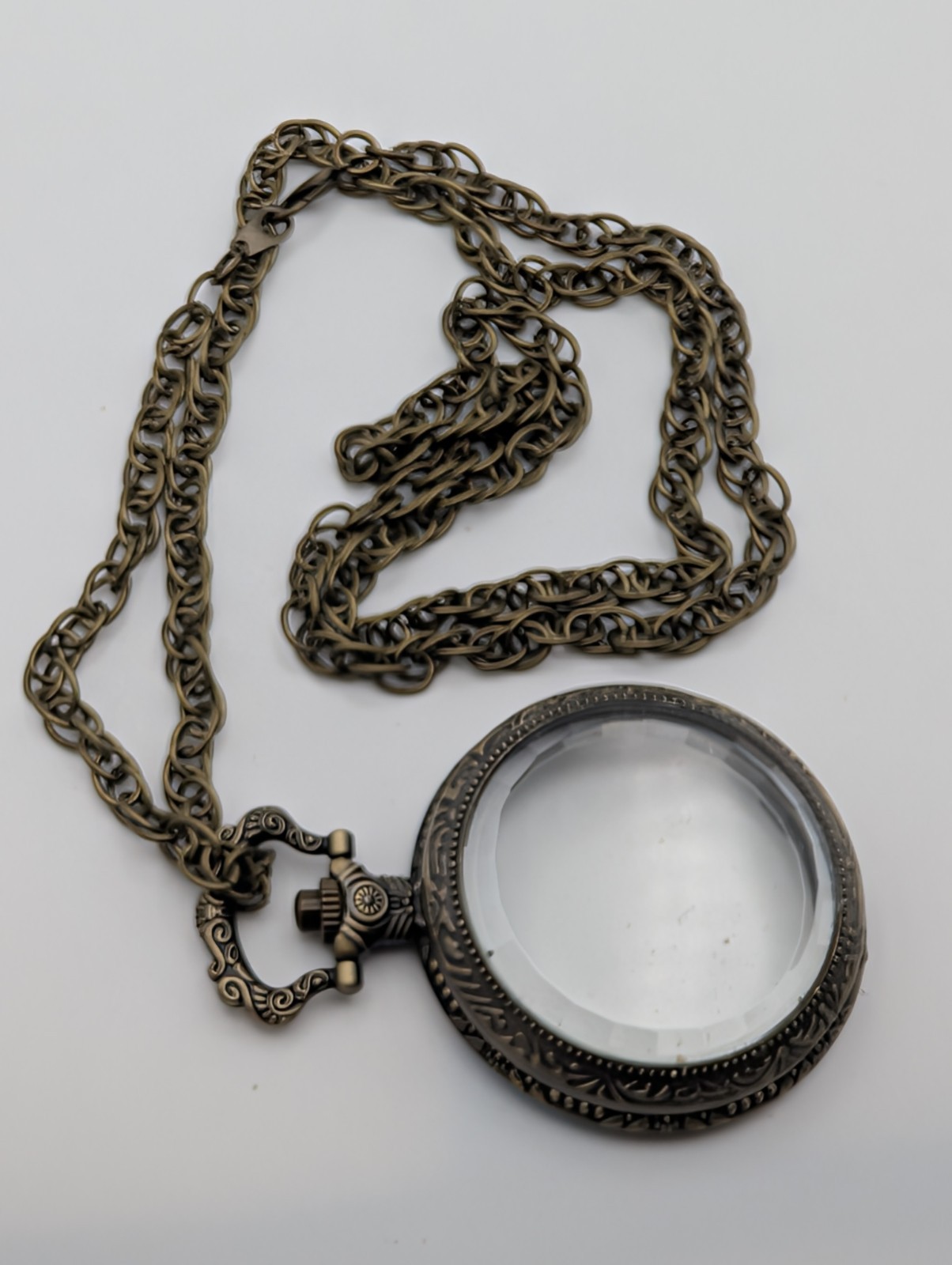Vintage Style Bronze Tone Glass Pendant Necklace Empty Locket Frame AS-IS 32″
