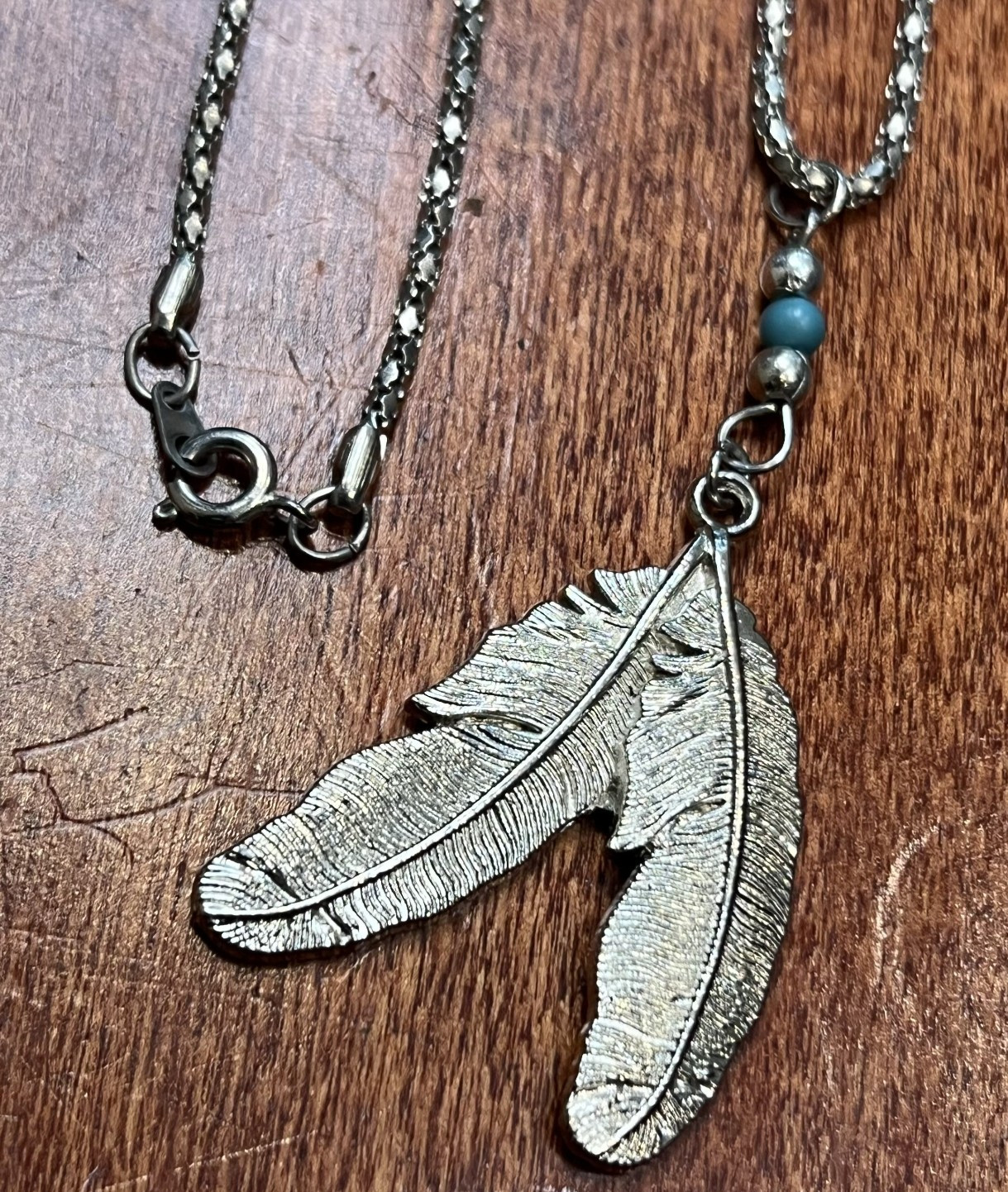 Vtg Southwest Native American Inspired Silver Tone Feather Pendant 18″ Necklace
