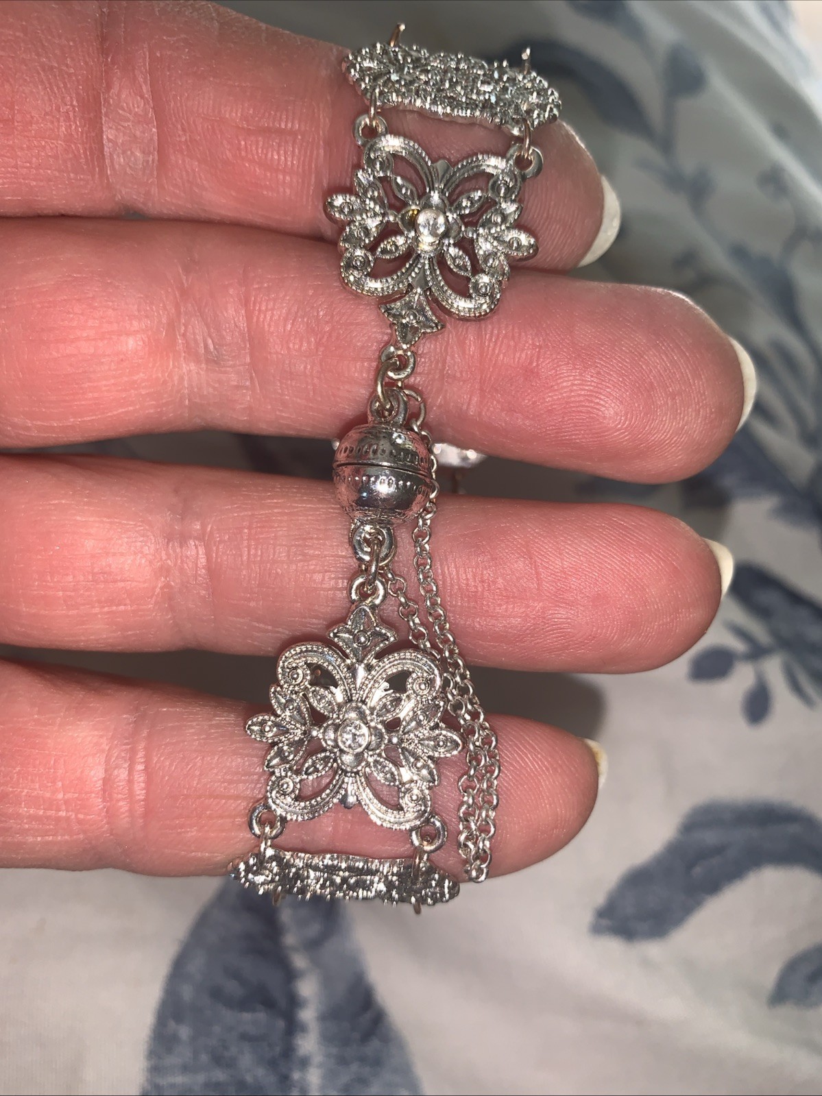 Silver Tone Lacey Bracelet Magnetic Clasp With Safety Chain 7″