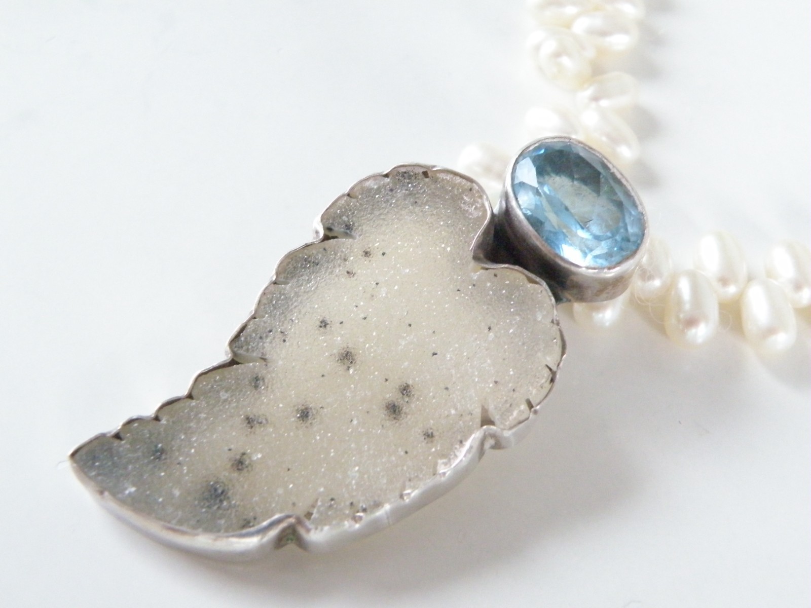 Amy Kahn Russell Sterling Silver 925 Blue Topaz Large Pearl Necklace 17″