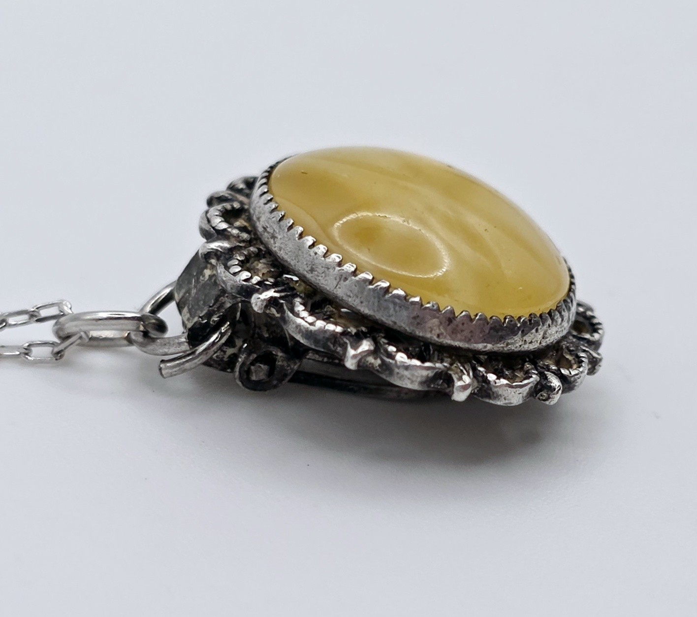 Vintage Art Deco Sterling Silver Yellow Uranium Glass Pendant Necklace Filigree