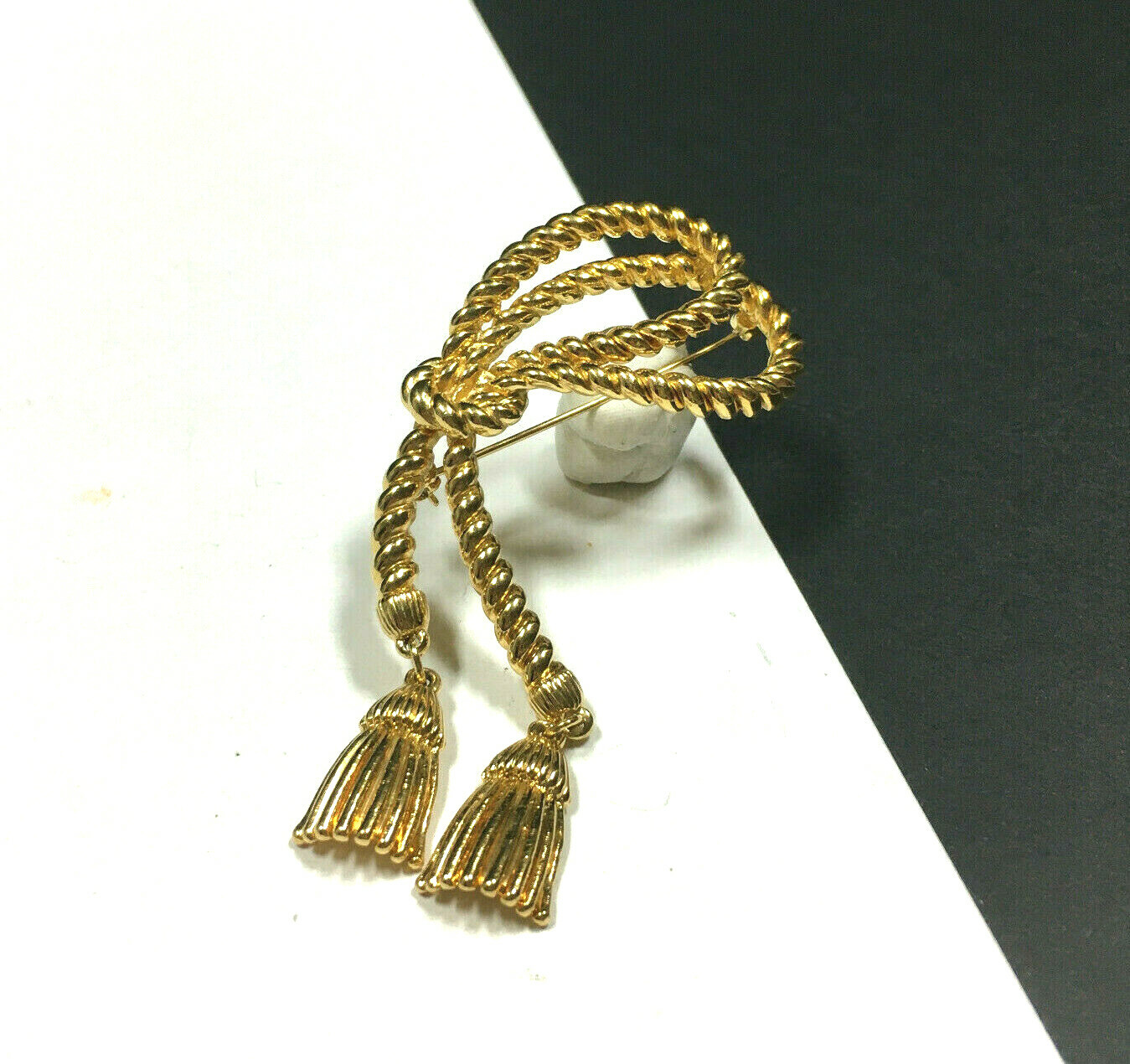 Vintage ICONIC Knotted Rope TASSEL Brooch Nautical Gold PL Dangle R191i