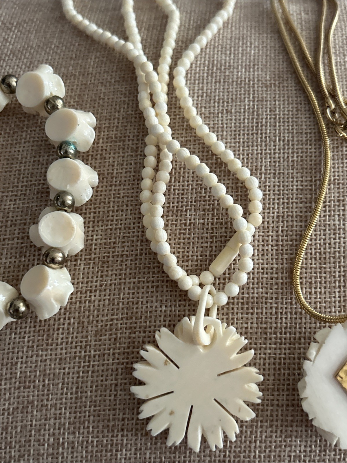 VTG JEWELRY SET LOT Carved Plastic Resin Floral Flower Rose BRACELET NECKLACE