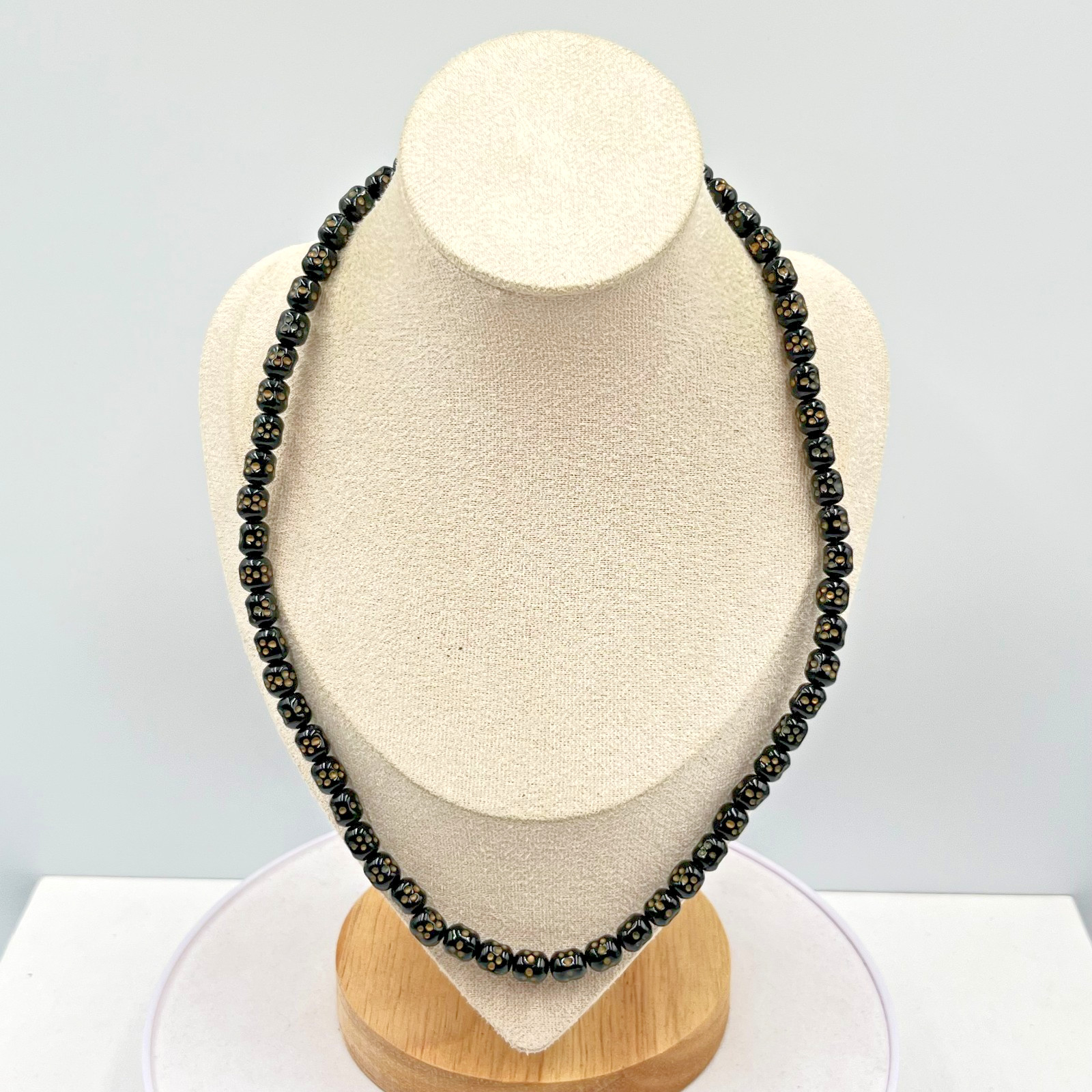 Vintage Retro Black Skull Bead Necklace Goth Grunge Emo Jewelry Barrel Clasp