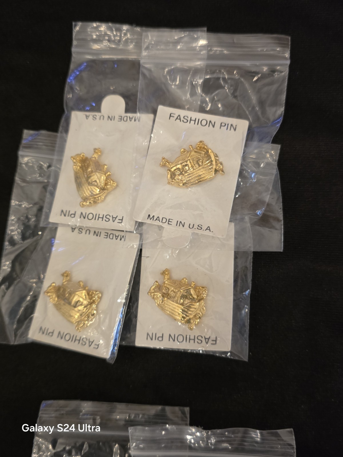 Lot of 4 Noah’s Ark Pin Goldtone. Made In USA New Old Stock