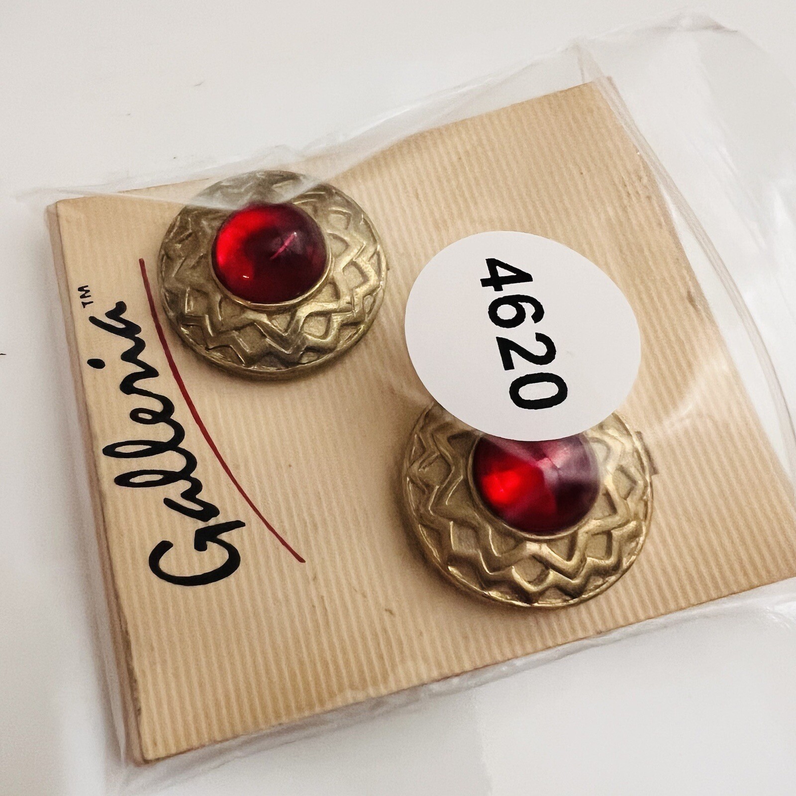 Vintage Galleria Gripoix Glass Earrings Cabochon Clip On Red Gold T Round 4620