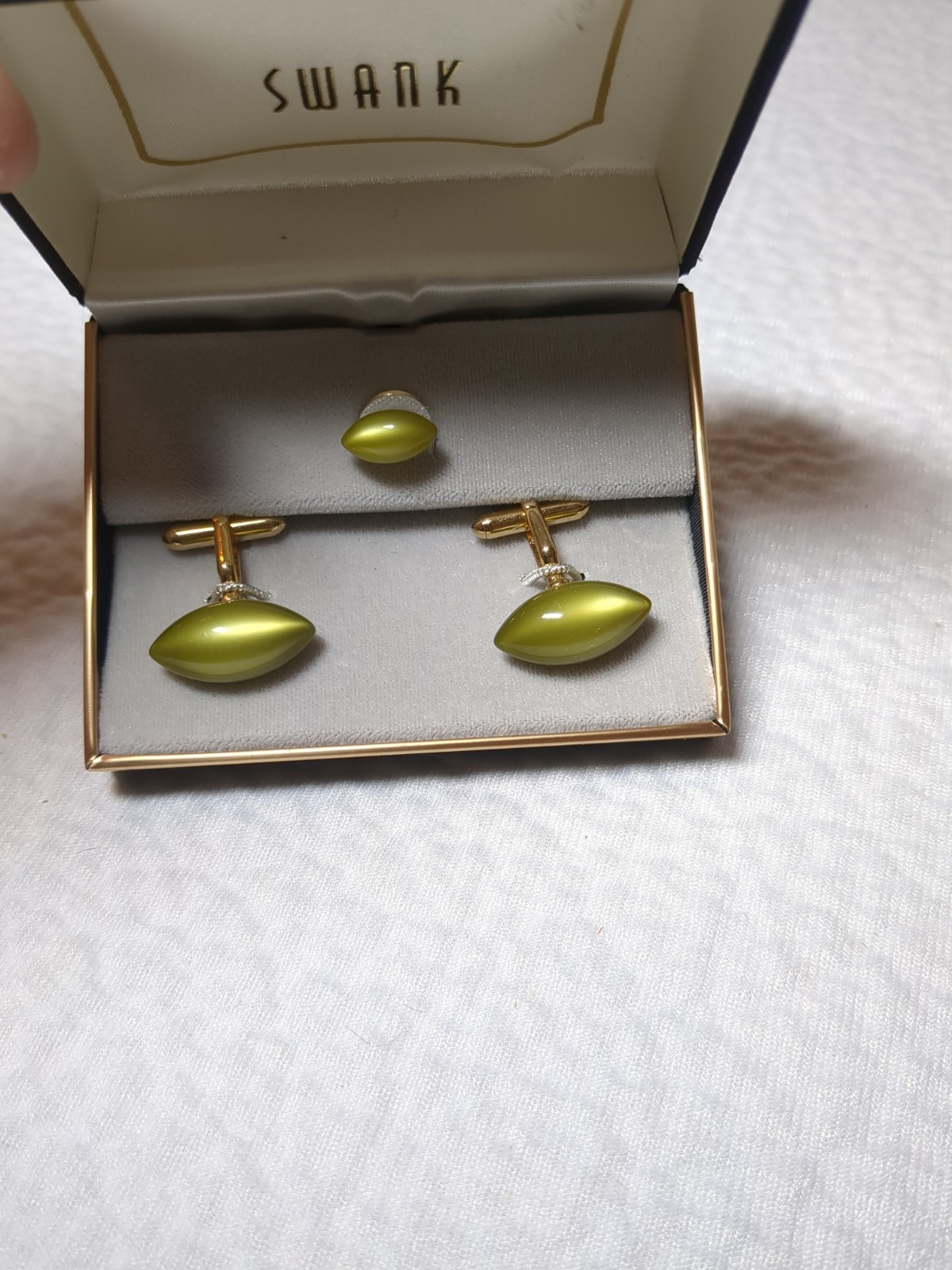 Vintage Swank Cat’s Eye Cufflinks Tie Tack Set Gold Tone Green Mid Century