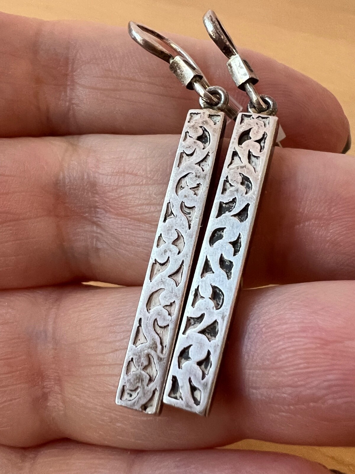VINTAGE 925 STERLING SLVER MODERNIST ORNATE ETCHED BAR LONG DANGLE DROP EARRINGS
