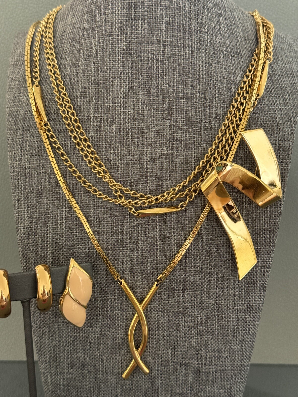 Vintage MONET Jewelry Chain Necklaces Brooch Earrings Lot Of 5 Gold Tone Marked