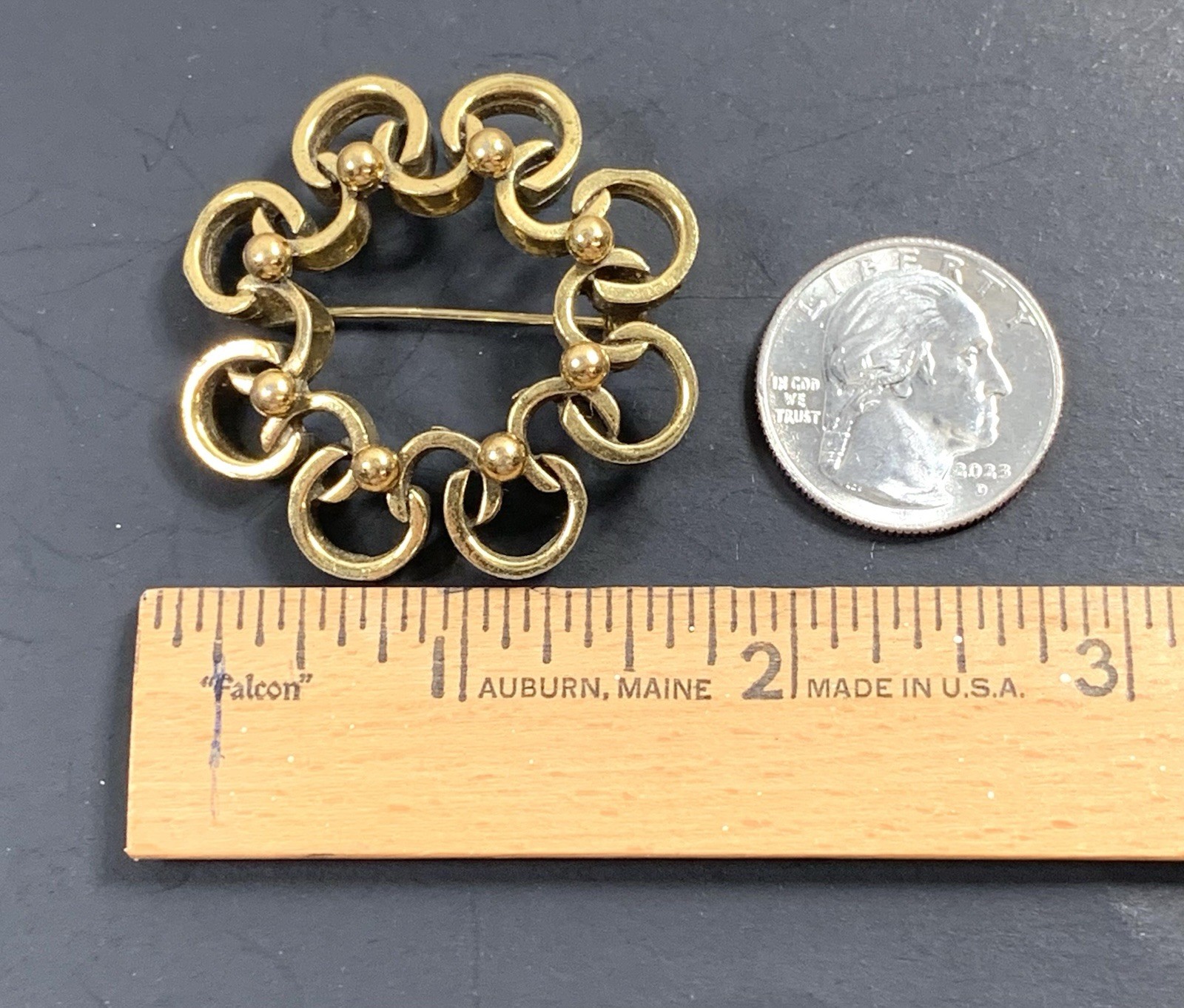 Vintage Zentall Signed Gold Tone Circular Wreath Brooch Pin Interlocking C’s