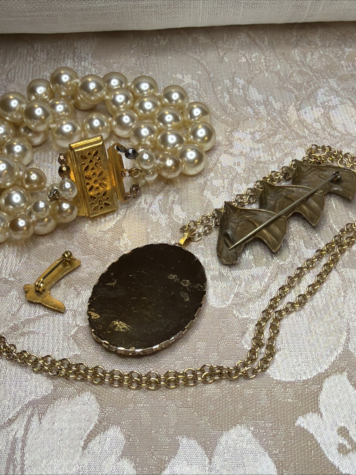 Vintage Equestrian Jewelry Lot Sarah Coventry Horse Pendant Kentucky Derby