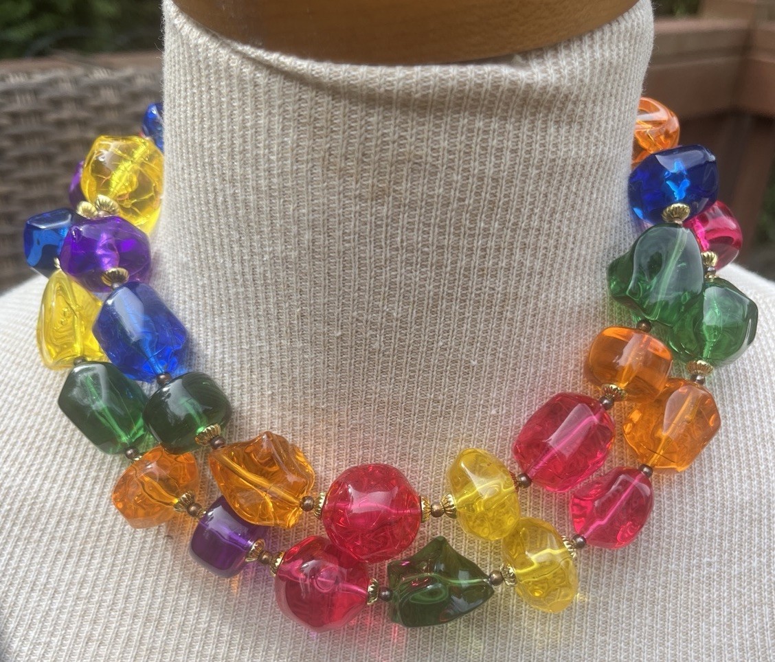 Vtg 1980’s Chunky Tacoa Graduated Lucite or Acrylic Colorful Beaded Necklace