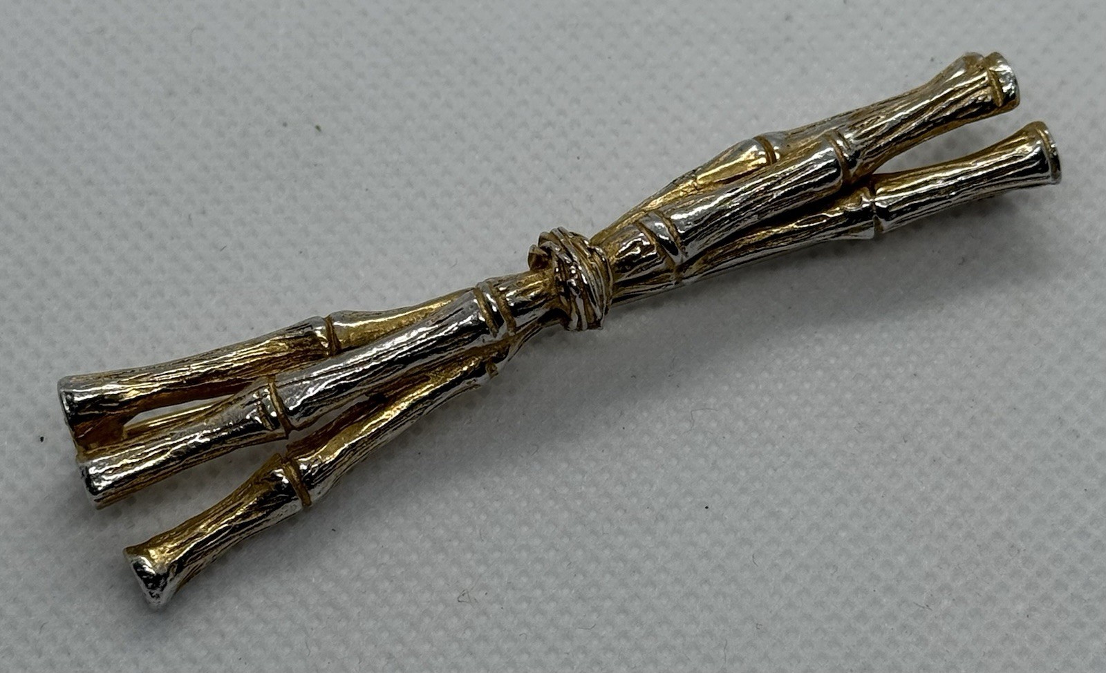 Vintage Signed Hattie Carnegie Gold & Silver Tone Metal Bamboo Bundle Brooch 3”