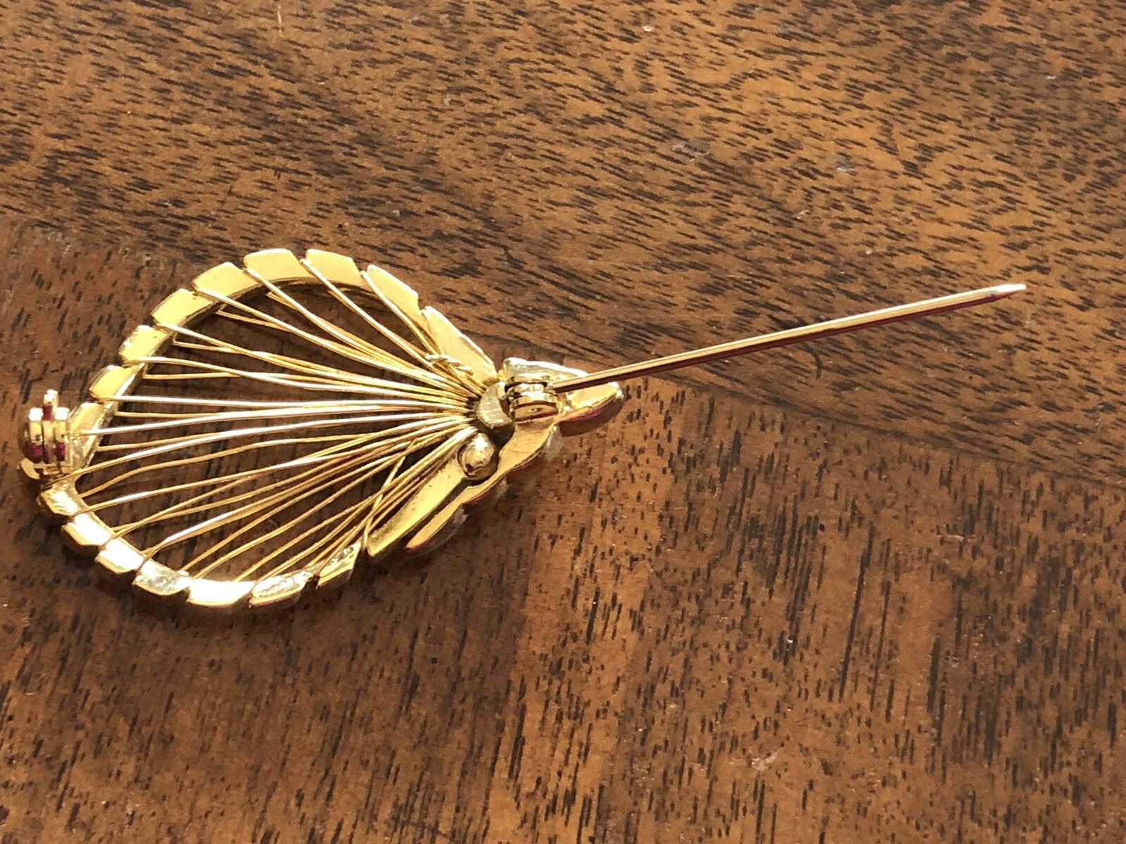 Vintage Brooch Gold Tone Wire Sea Shell Pin Figural Beach Fashion Conch Gift