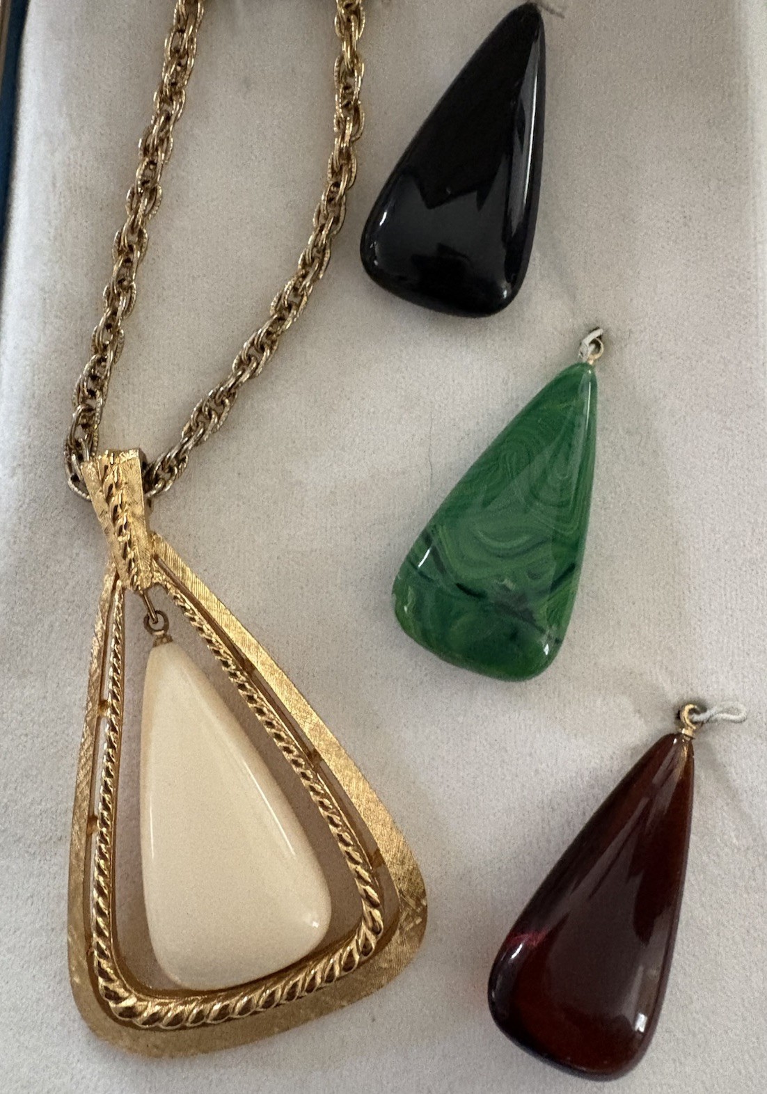 Vintage Trifari Lucite Interchangeable Necklace Teardrop Set in Original Box