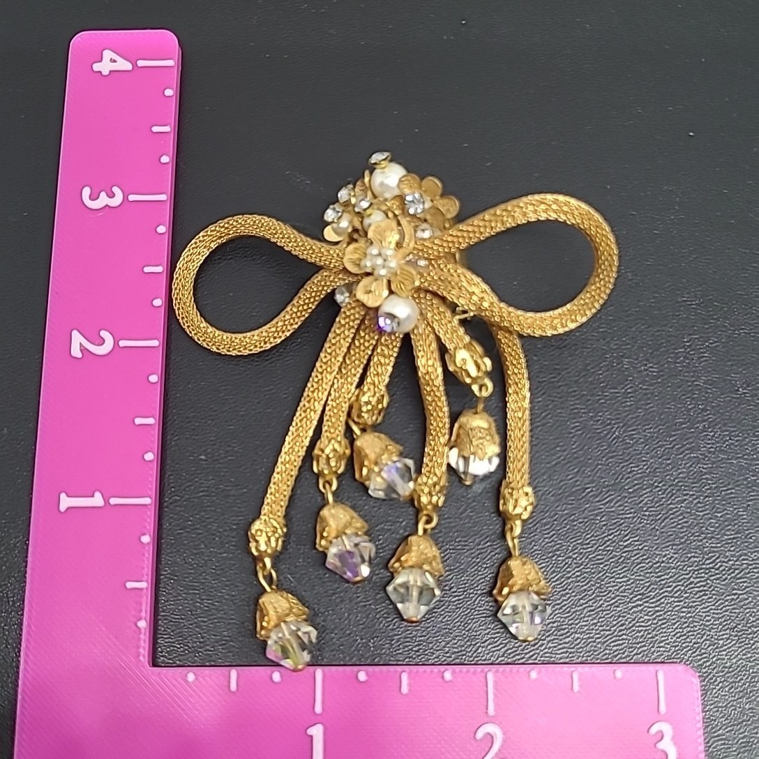 Vintage Mesh Brooch Gold Tone Pearl Rhinestone Tassel Crystal Dangle