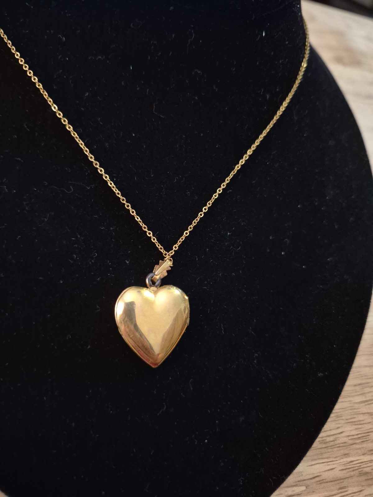 Vintage 10 Kt 1/20 Yellow And Rose Heart Locket Necklace 18″