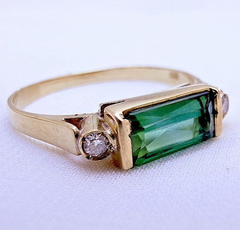 Vintage 18ct Gold Green Tourmaline & Diamond Ring Natural Hallmarked Size 7.5