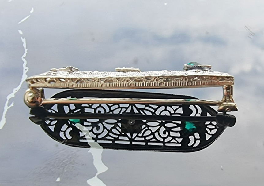 14K WHITE GOLD DIAMOND AND TRILLION EMERALD FILIGREE ART DECO BROOCH 2.1 gram