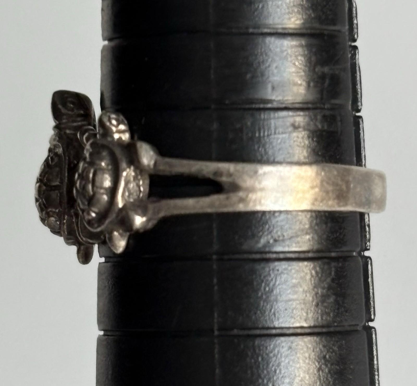 Vintage Sterling Silver Turtle Band Ring Size 8.5 Three Detailed Turtles 925