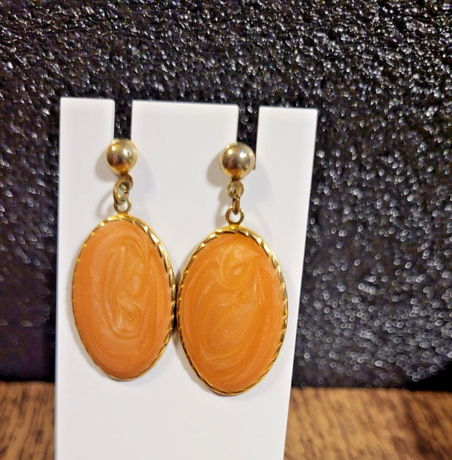 Vintage Marbleized Orange Tone Lucite Oval Earrings in Gold-Tone Setting